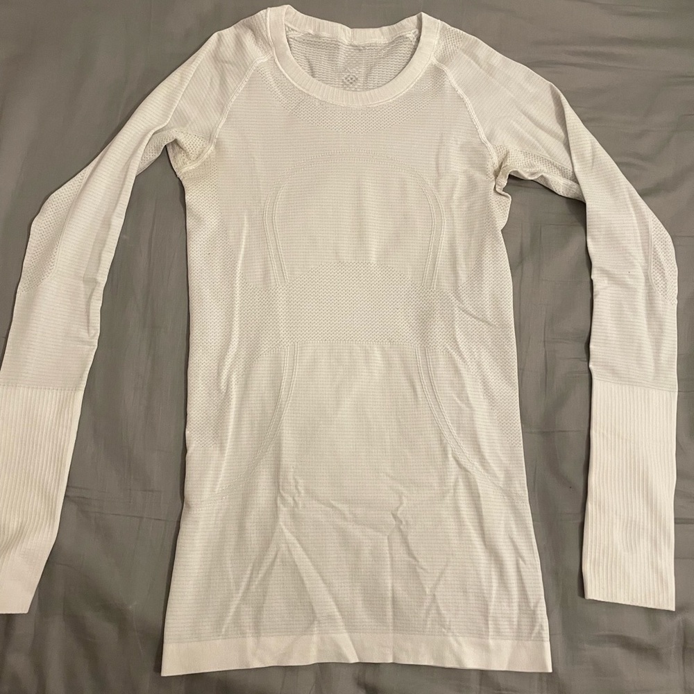 Lululemon Swiftly Tech Long Sleeve size 4